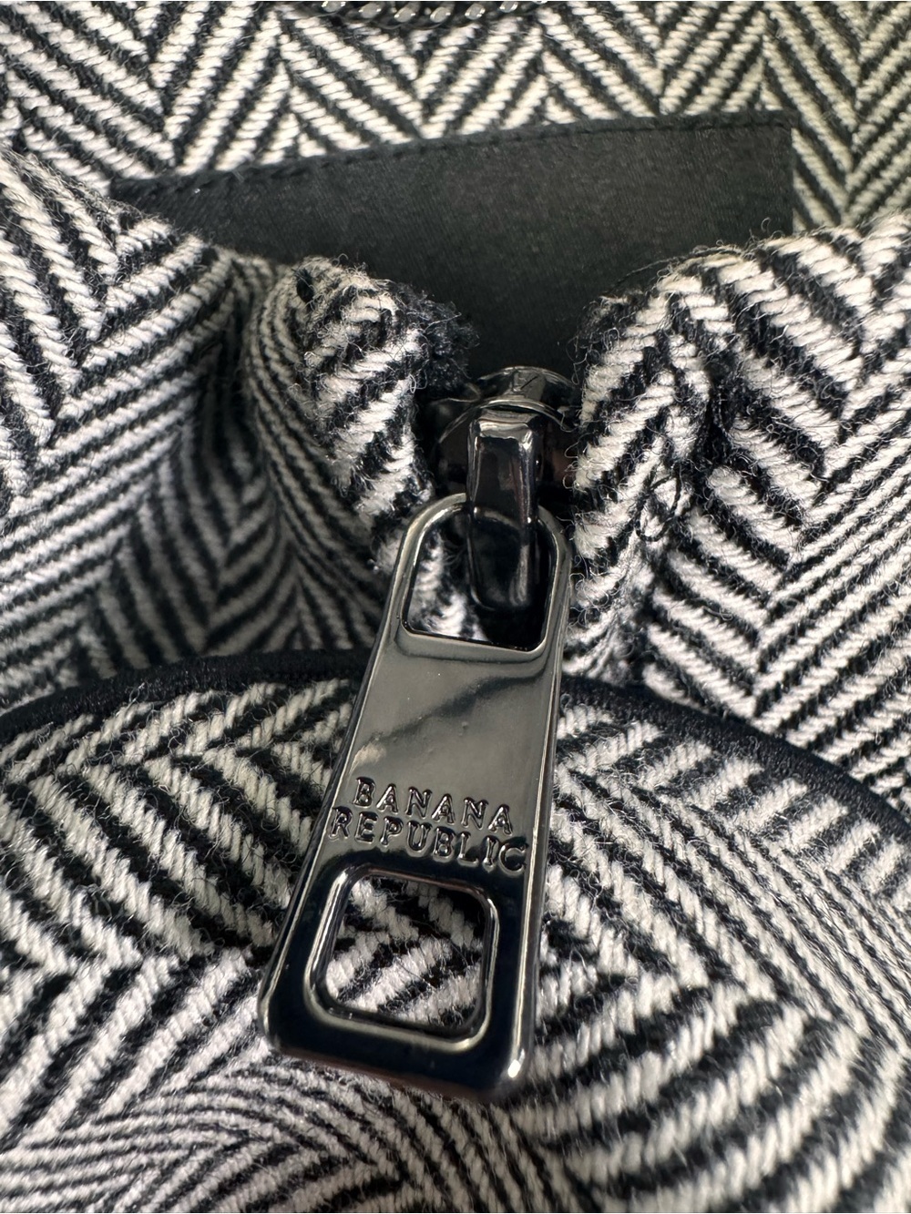 Banana Republic Neck Tie Herringbone Wool Blend Jacket, Gray, Size 2 - Picture 5 of 16